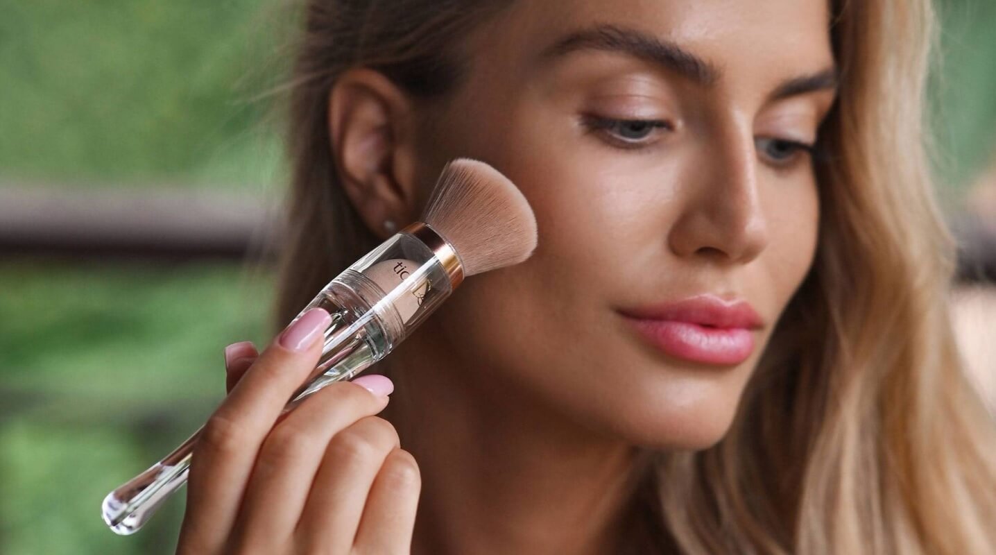 четка за грим