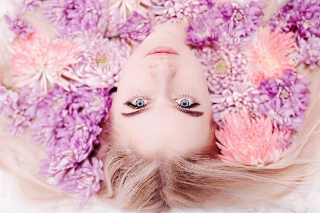 кожата около очите